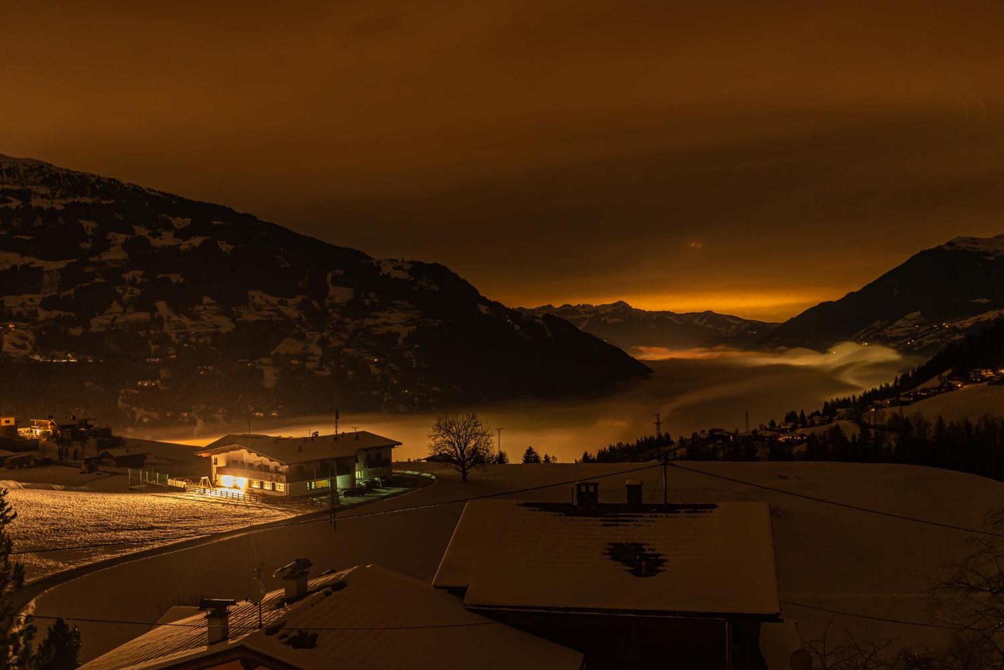 Ferienwohnung Ausblick Zillertal Hainzenberg Ngoại thất bức ảnh