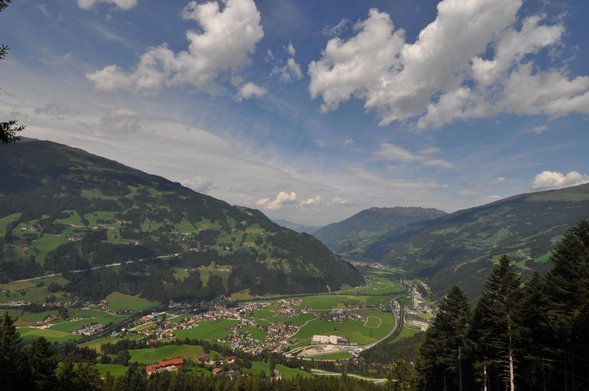 Ferienwohnung Ausblick Zillertal Hainzenberg Ngoại thất bức ảnh