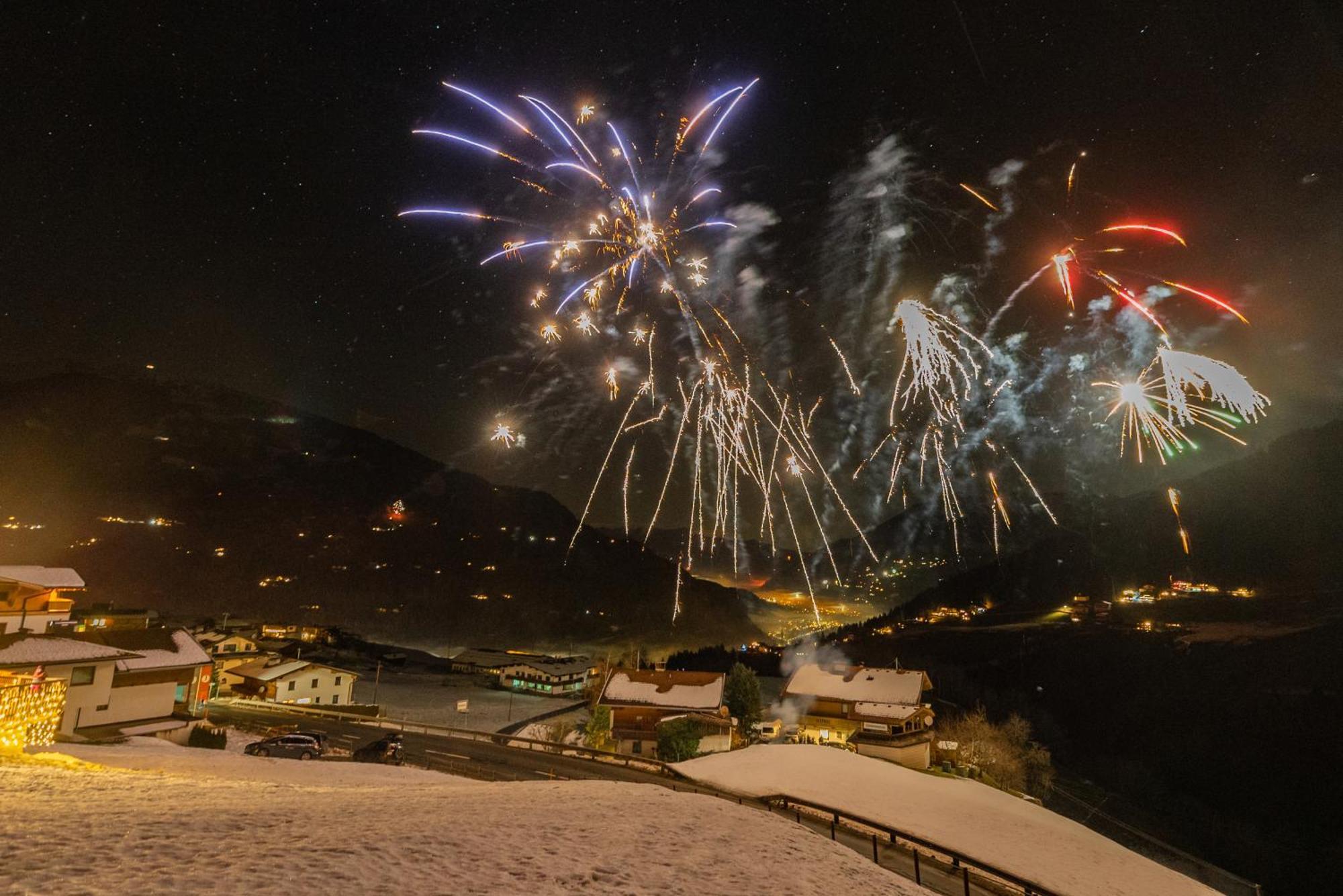 Ferienwohnung Ausblick Zillertal Hainzenberg Ngoại thất bức ảnh
