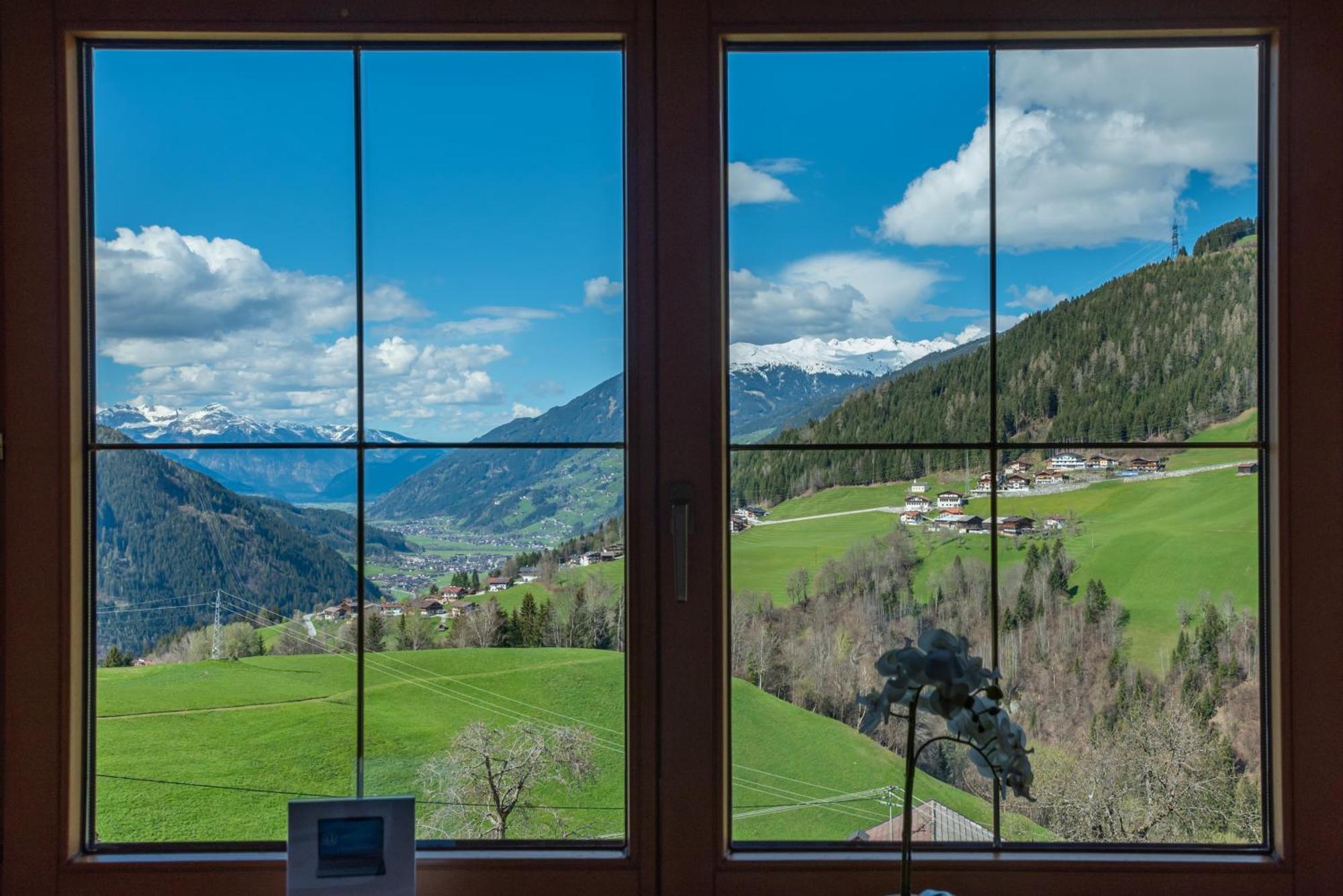 Ferienwohnung Ausblick Zillertal Hainzenberg Ngoại thất bức ảnh
